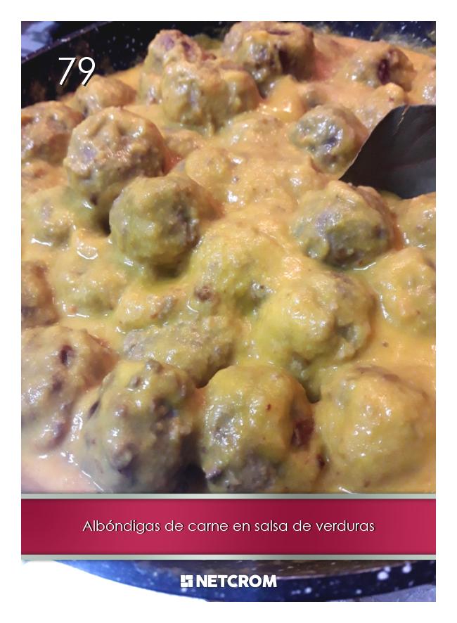 Albóndigas de carne en salsa de verduras